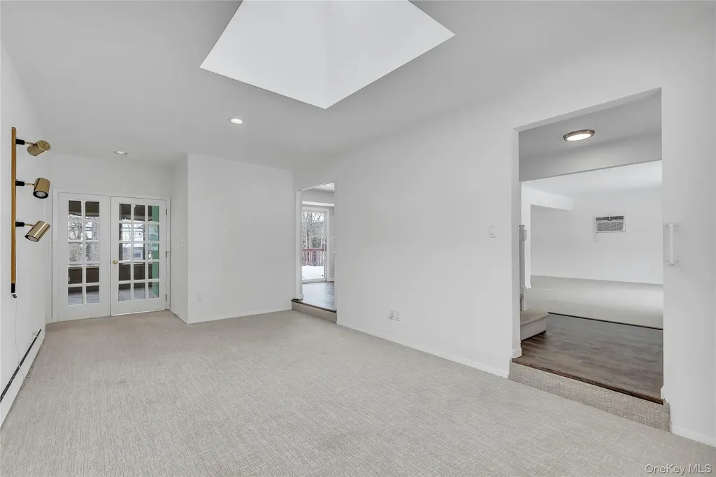 68 Beaumont Drive Plainview NY 11803