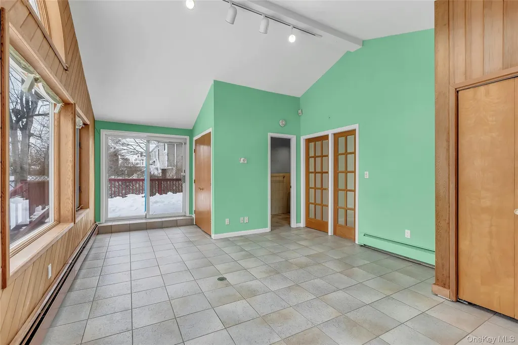 68 Beaumont Drive Plainview NY 11803
