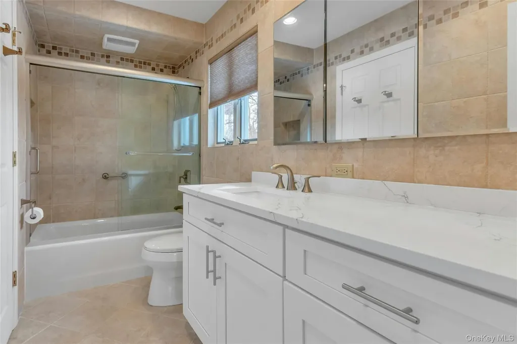 68 Beaumont Drive Plainview NY 11803