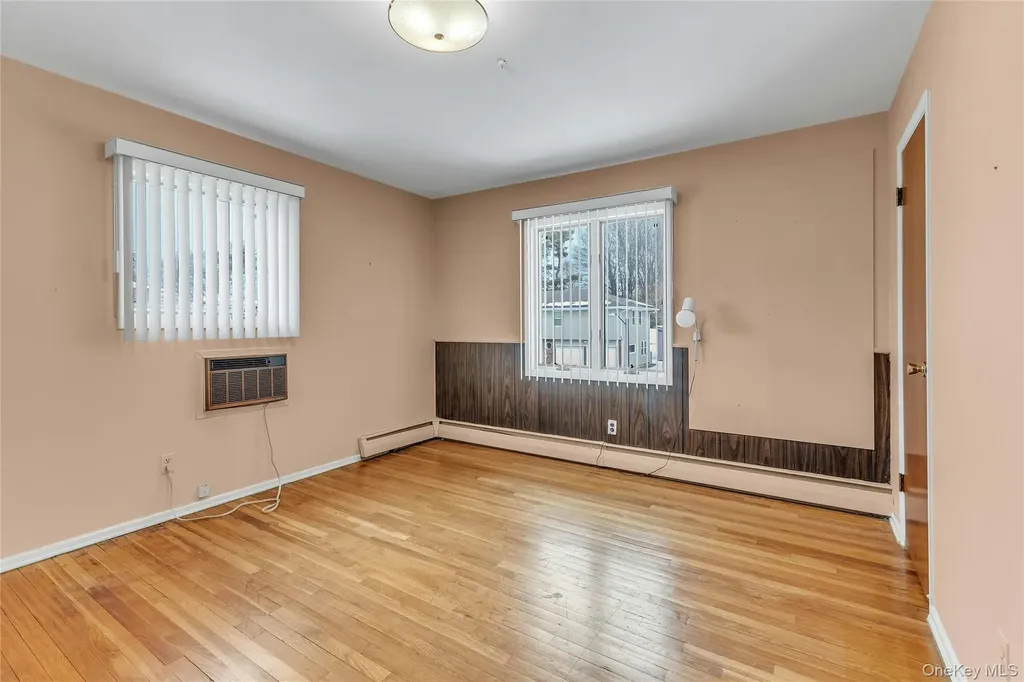 68 Beaumont Drive Plainview NY 11803