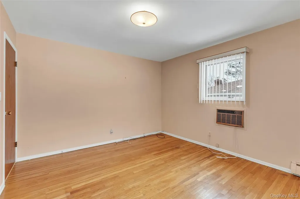 68 Beaumont Drive Plainview NY 11803