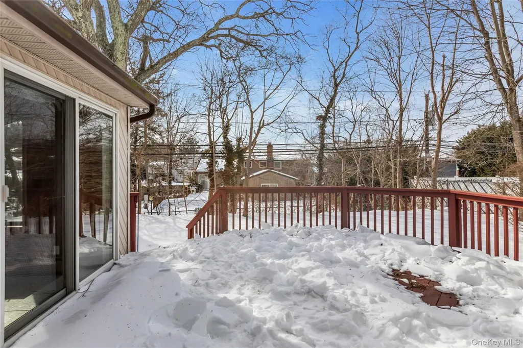 68 Beaumont Drive Plainview NY 11803