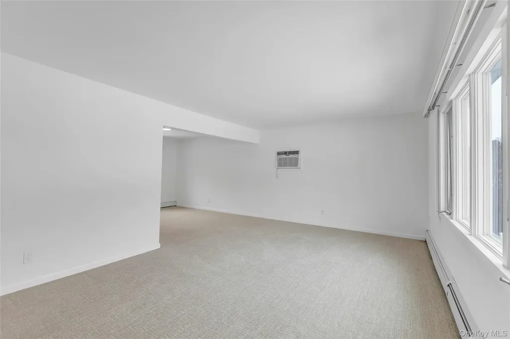 68 Beaumont Drive Plainview NY 11803