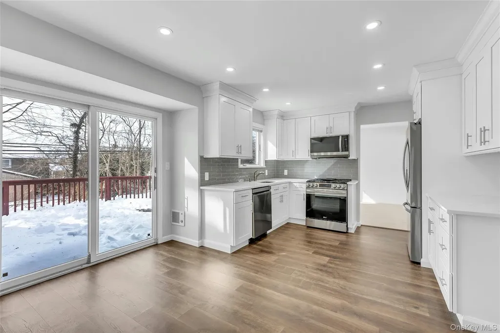 68 Beaumont Drive Plainview NY 11803