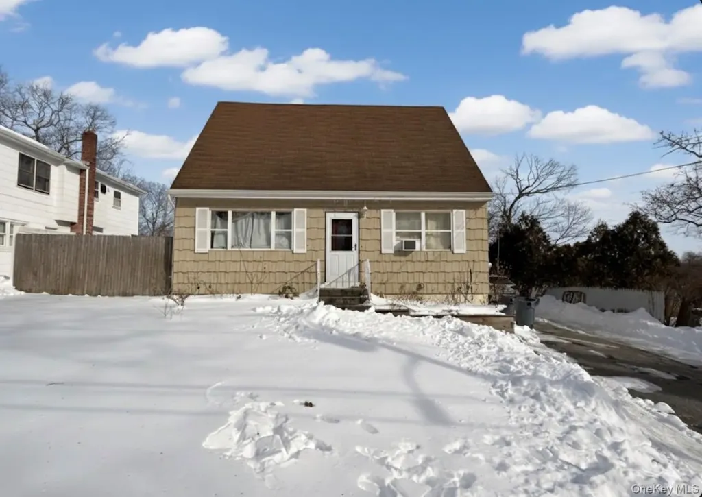 19 Rutland Road Mastic NY 11950