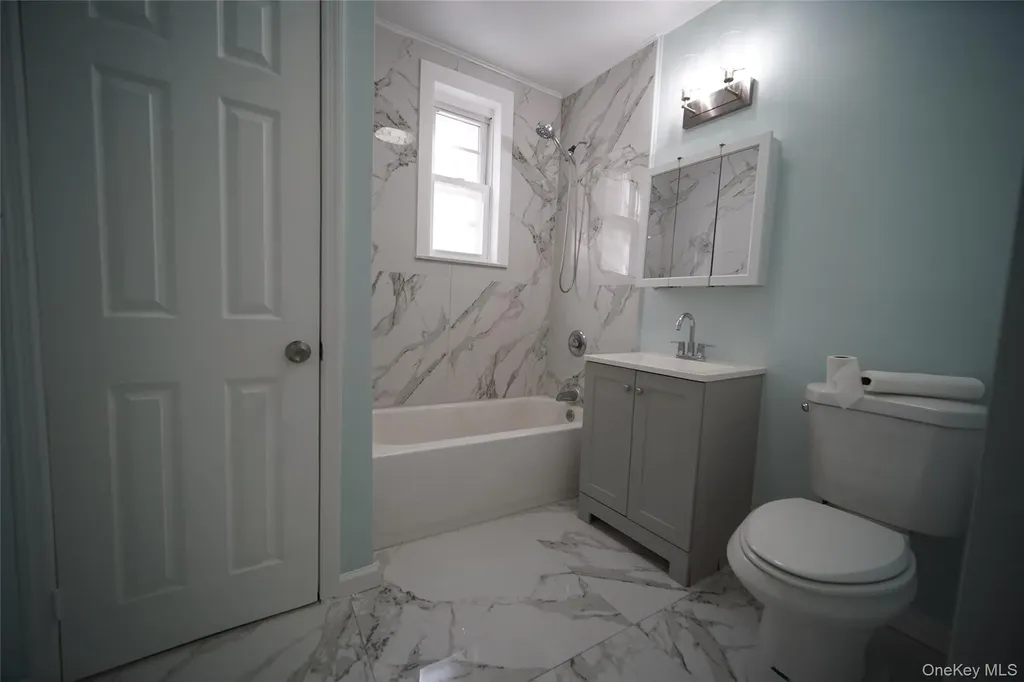 723 E 227th Street Bronx NY 10466