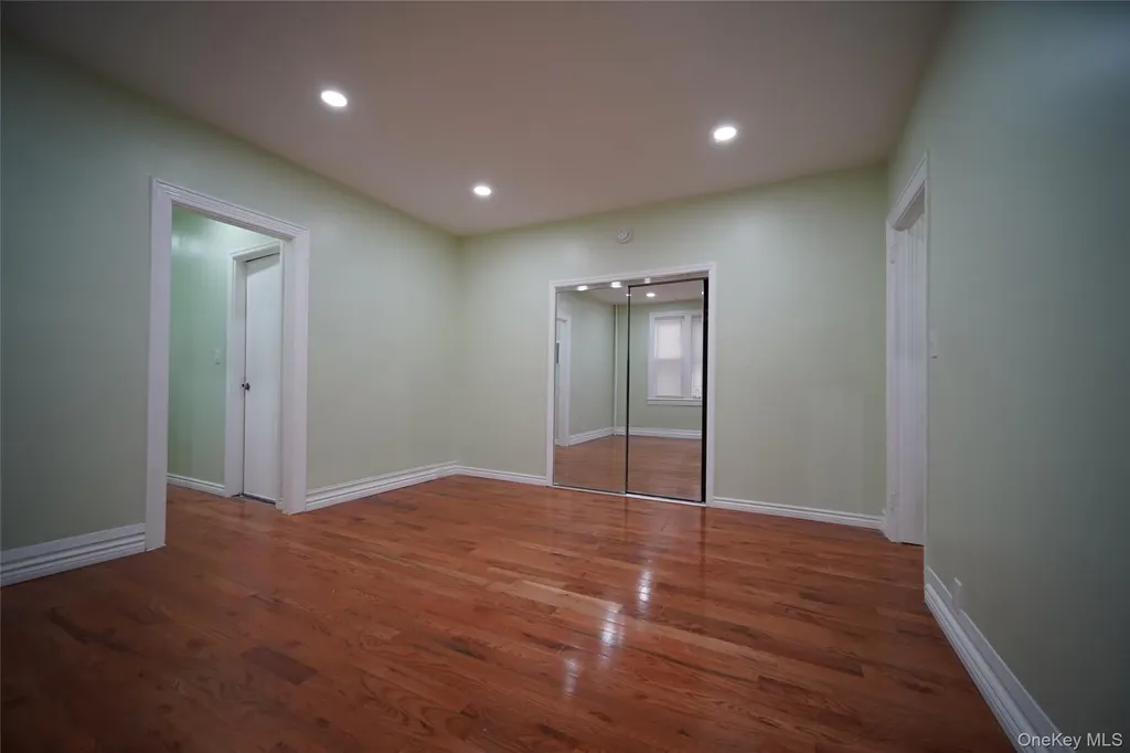723 E 227th Street Bronx NY 10466