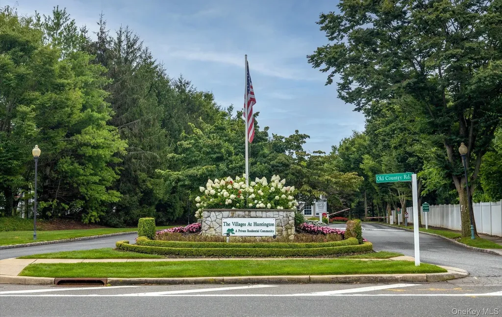 211 Barton Avenue Melville NY 11747