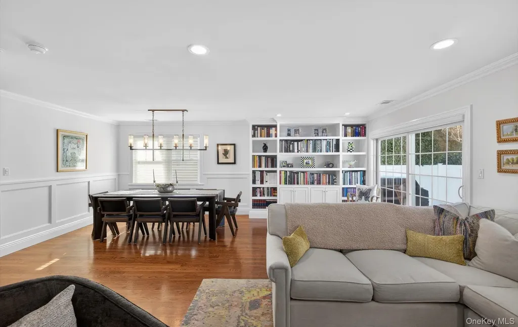211 Barton Avenue Melville NY 11747