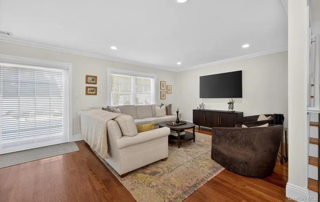 211 Barton Avenue Melville NY 11747
