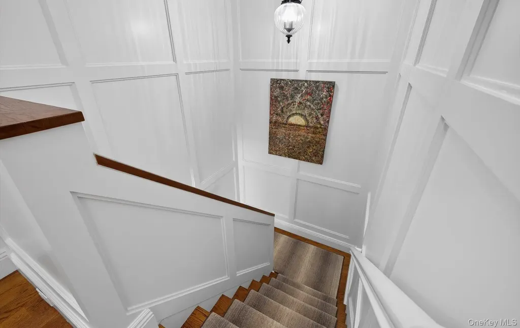 211 Barton Avenue Melville NY 11747