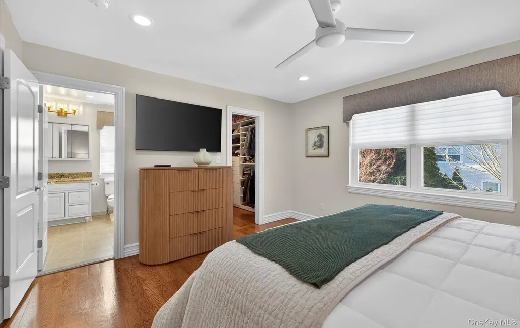211 Barton Avenue Melville NY 11747