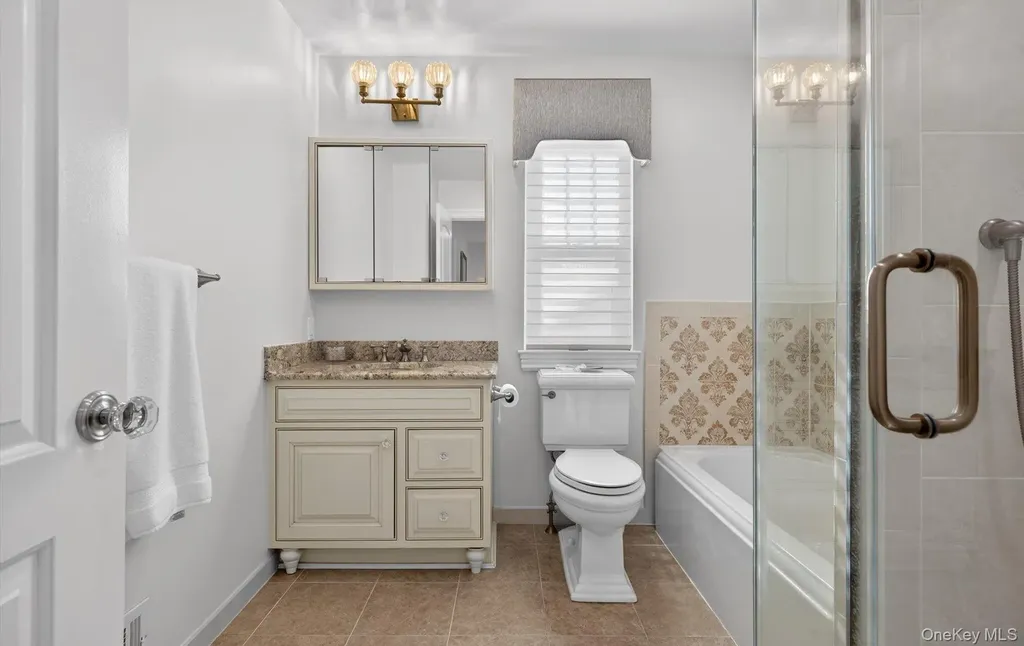 211 Barton Avenue Melville NY 11747