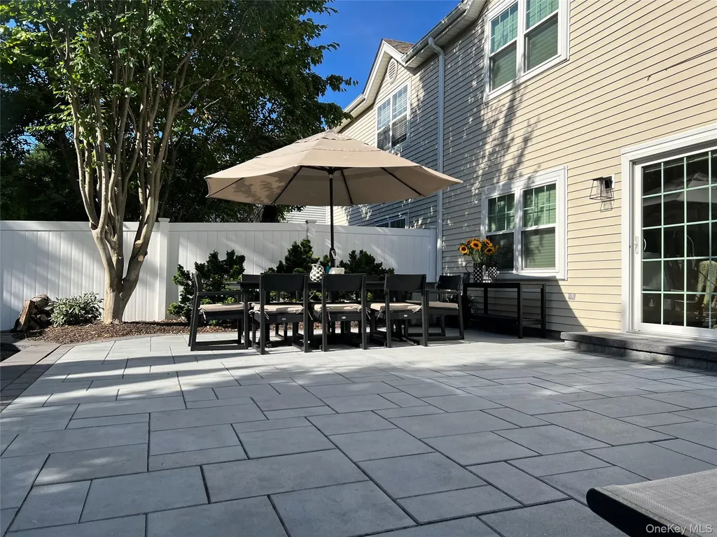 211 Barton Avenue Melville NY 11747