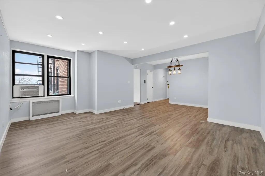 170-06 Crocheron Avenue Flushing NY 11358