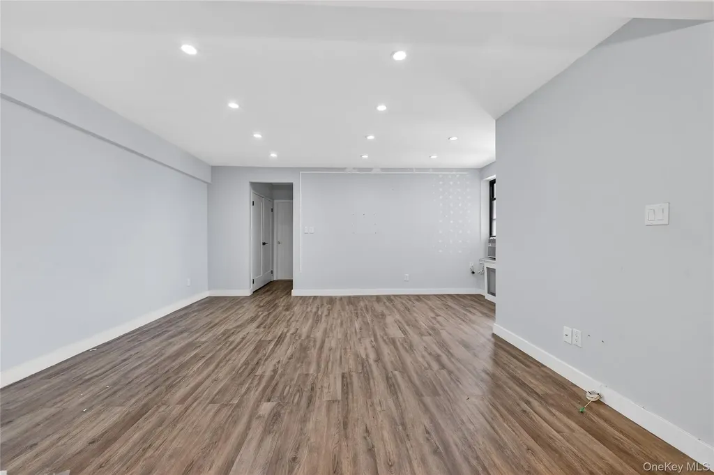 170-06 Crocheron Avenue Flushing NY 11358