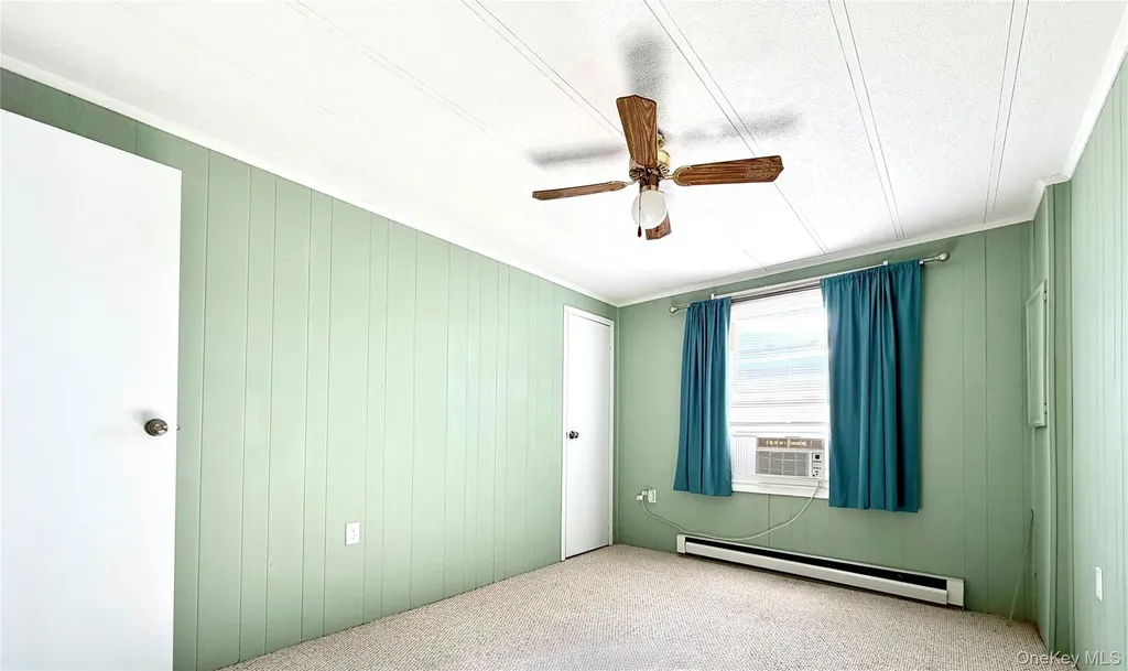 16 Village Circle E Manorville NY 11949