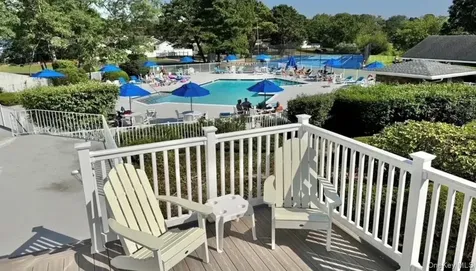 16 Village Circle E Manorville NY 11949