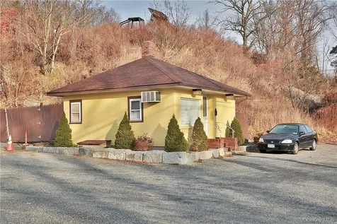 243-245 Orange Turnpike Sloatsburg NY 10974