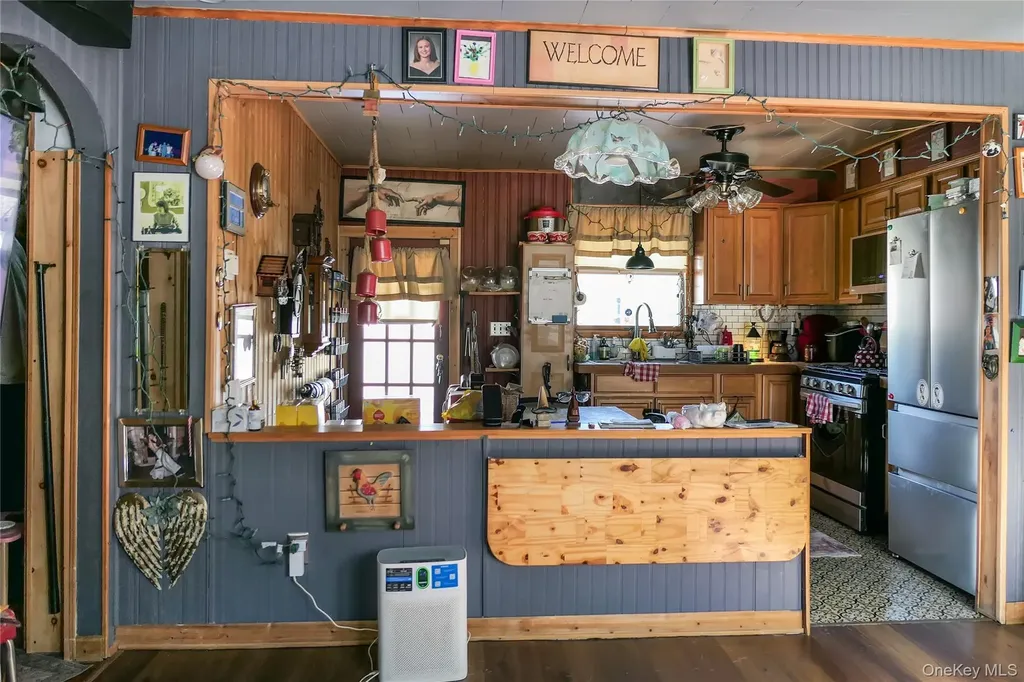 15 Private Road Medford NY 11763