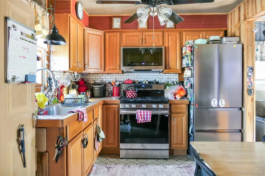 15 Private Road Medford NY 11763