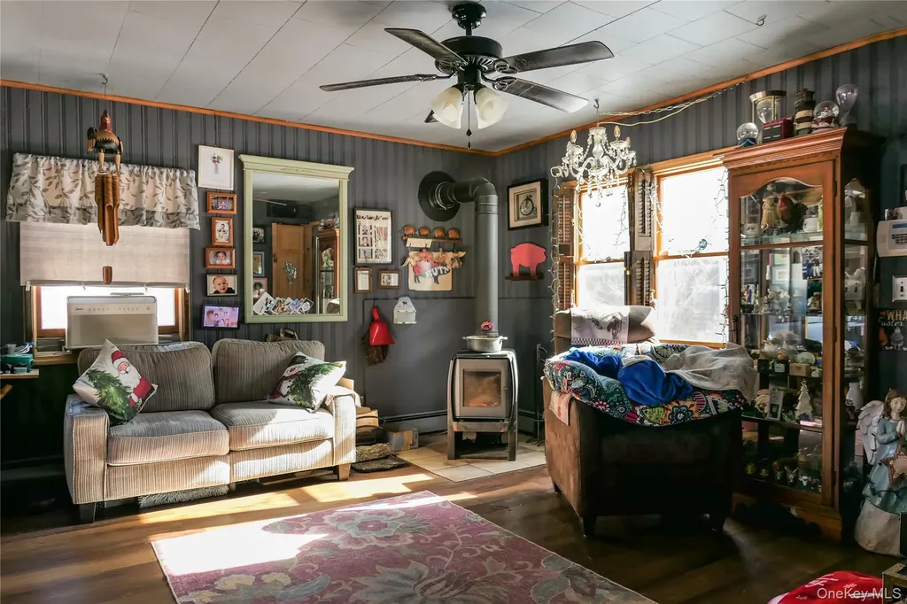 15 Private Road Medford NY 11763