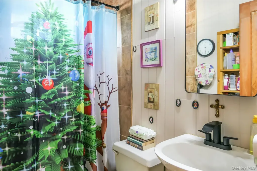 15 Private Road Medford NY 11763