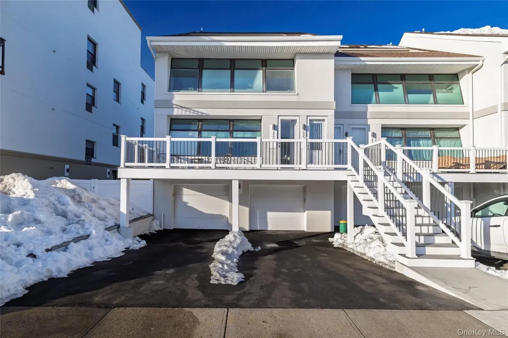 523 W Broadway Long Beach NY 11561