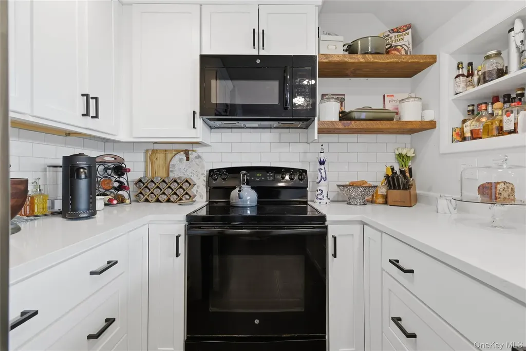 523 W Broadway Long Beach NY 11561
