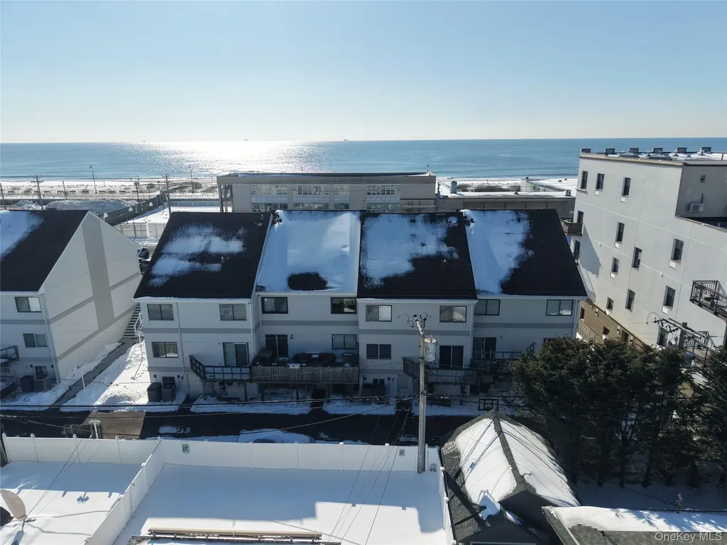 523 W Broadway Long Beach NY 11561