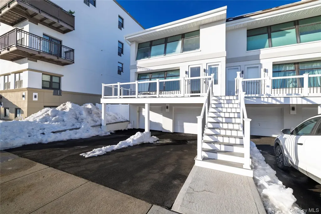 523 W Broadway Long Beach NY 11561