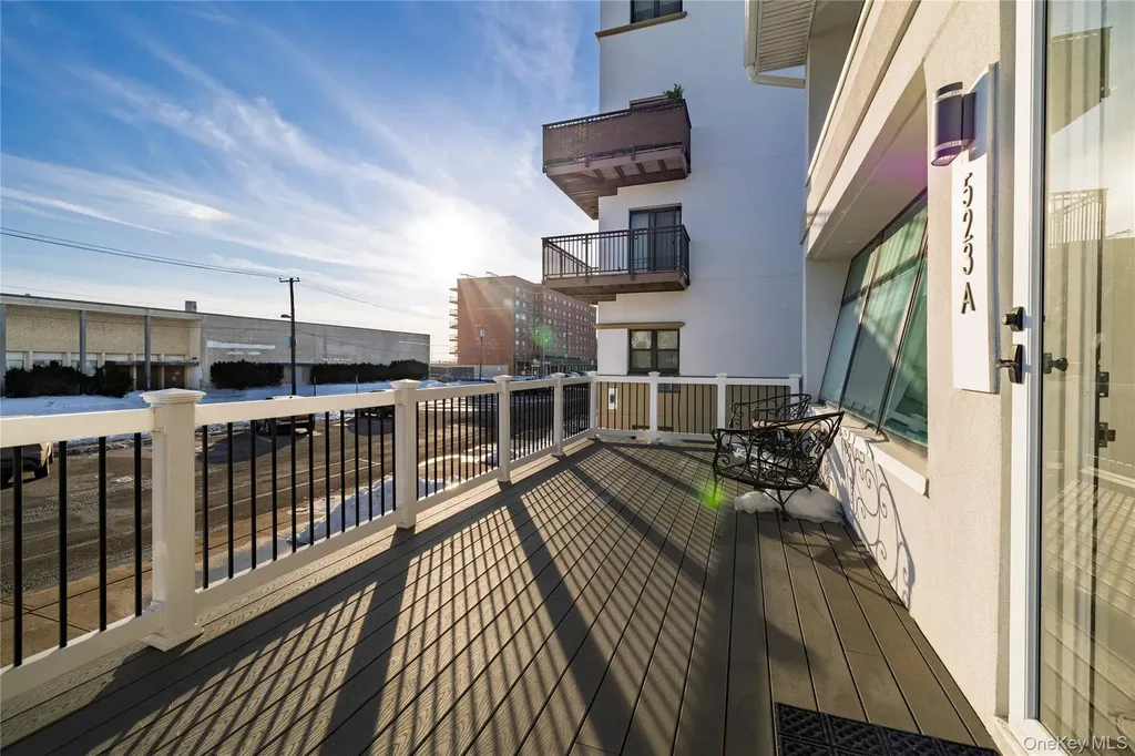 523 W Broadway Long Beach NY 11561