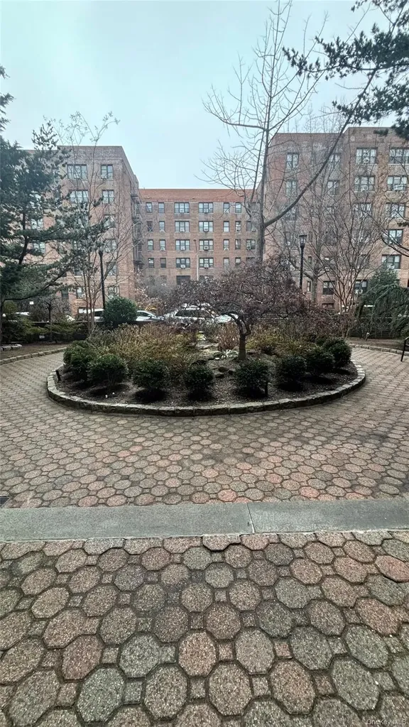 67-35 Yellowstone Boulevard Forest Hills NY 11375