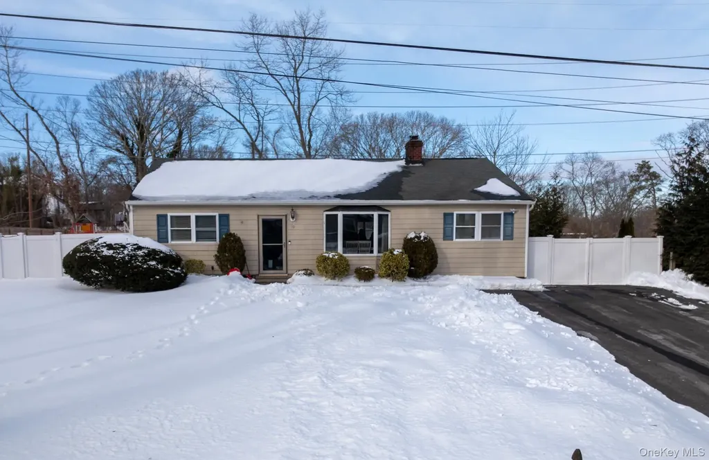 19 Larch Road Rocky Point NY 11778