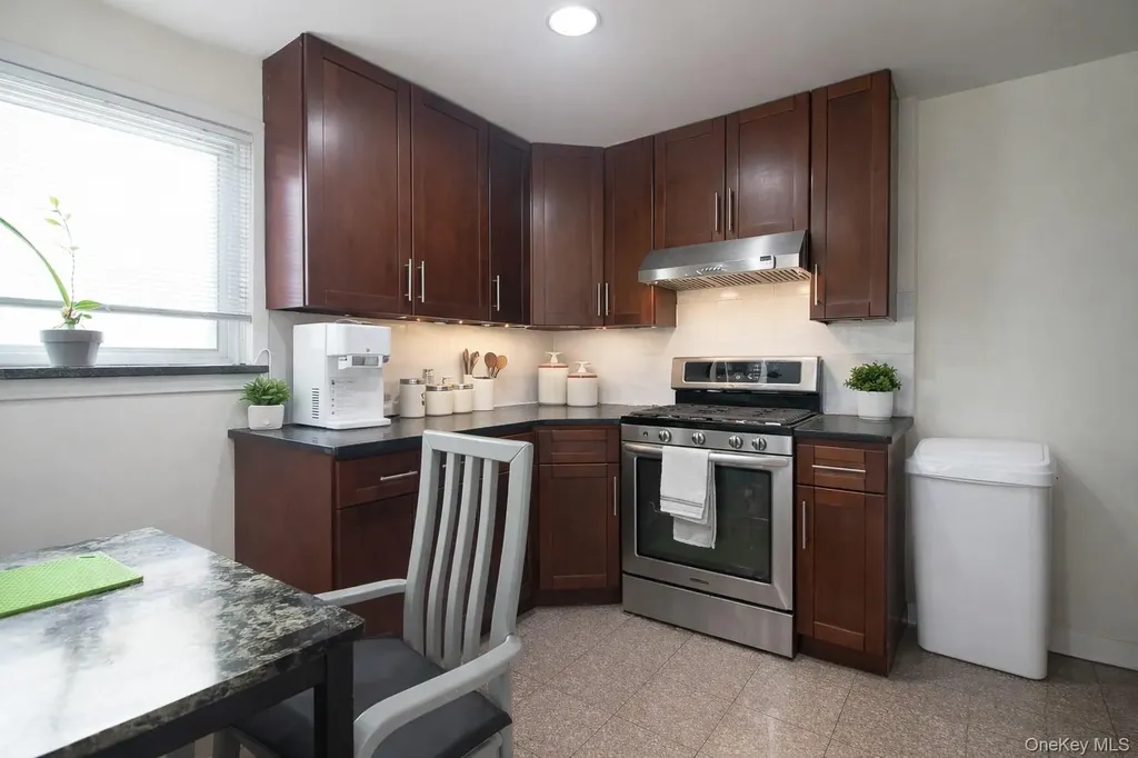 151-08 33rd Road Flushing NY 11354