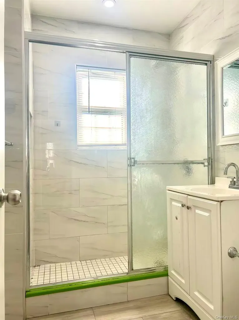 151-08 33rd Road Flushing NY 11354