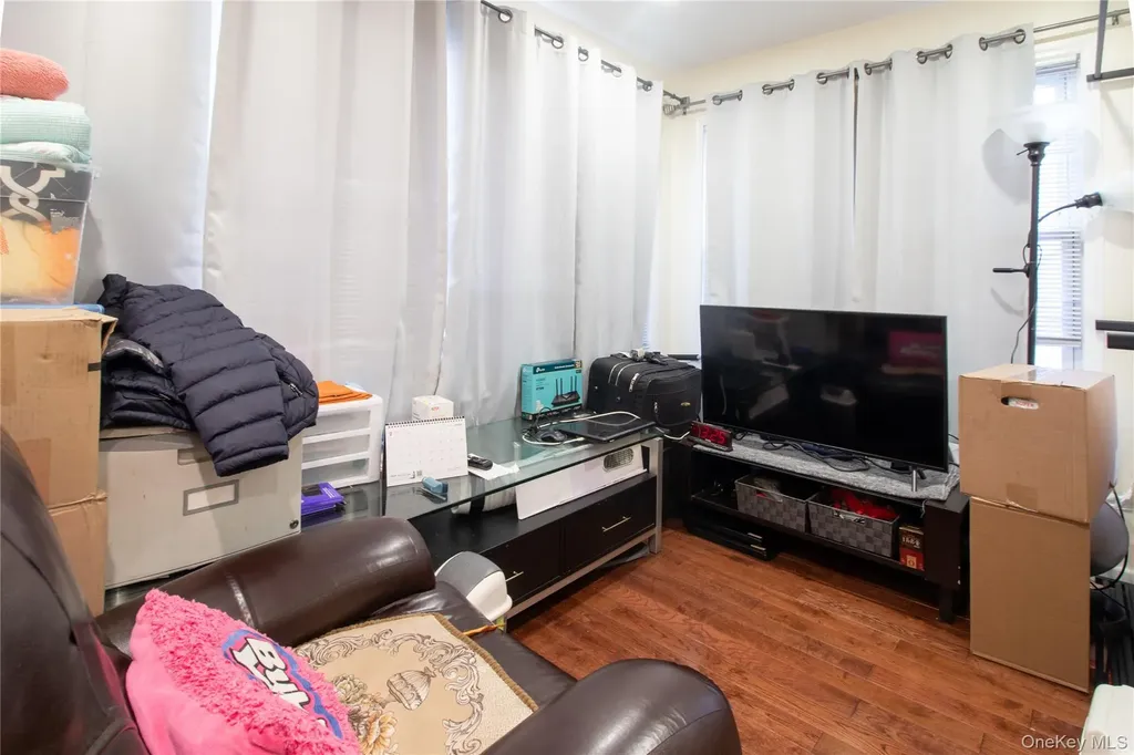 151-08 33rd Road Flushing NY 11354