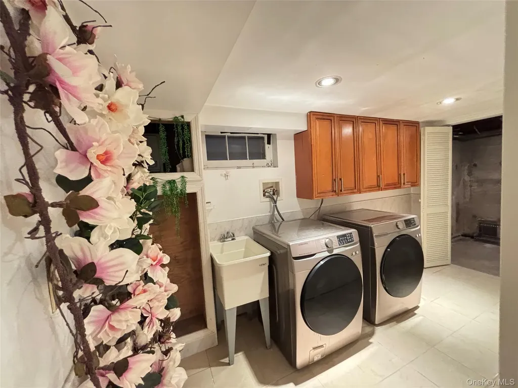 105 Seaman Road Jericho NY 11753