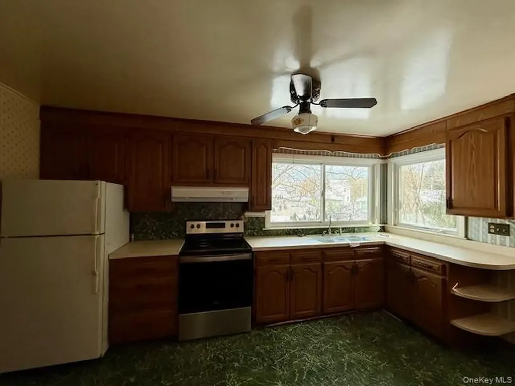 7 Christopher Avenue Highland NY 12528