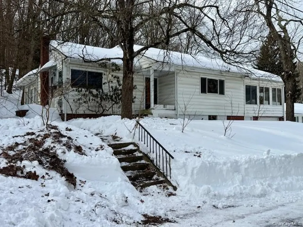 7 Christopher Avenue Highland NY 12528