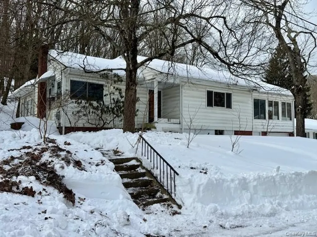 7 Christopher Avenue Highland NY 12528