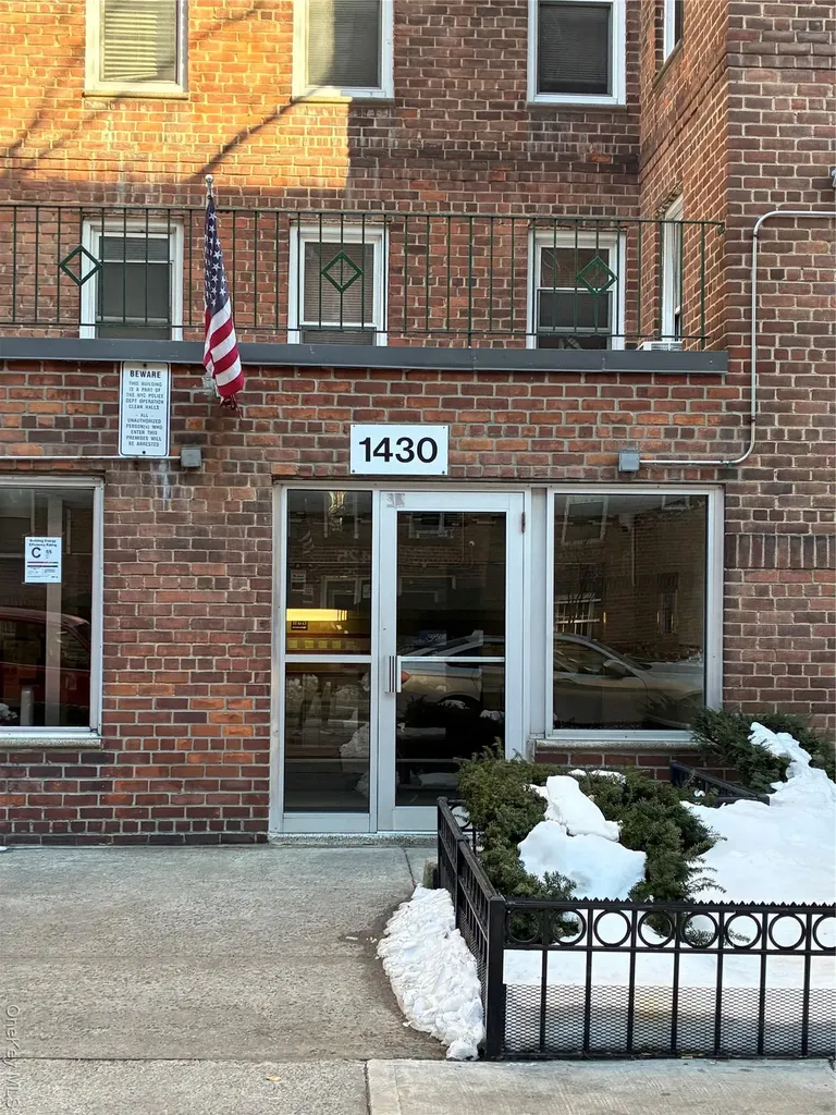 1430 Thieriot Avenue Bronx NY 10460