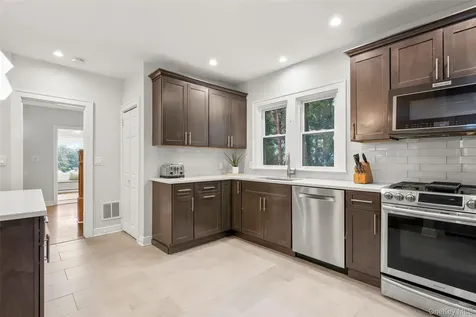85 Lakeview Avenue Scarsdale NY 10583