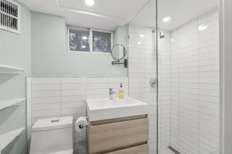 85 Lakeview Avenue Scarsdale NY 10583