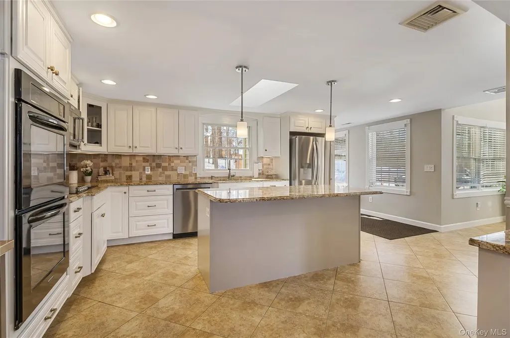 12 Leeside Road Carmel NY 10512