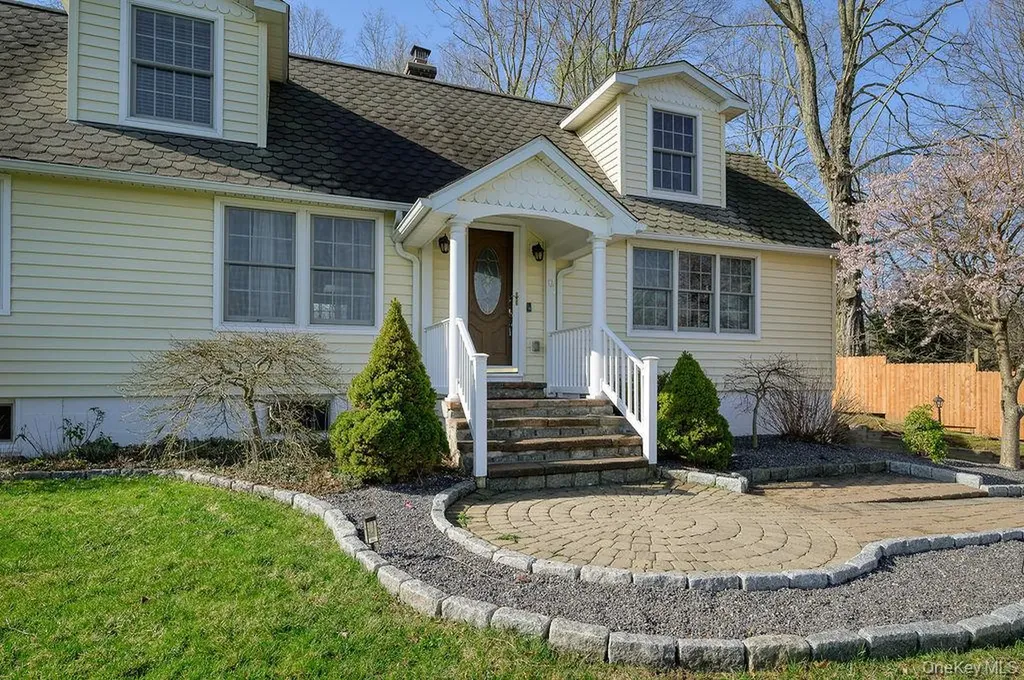 12 Leeside Road Carmel NY 10512