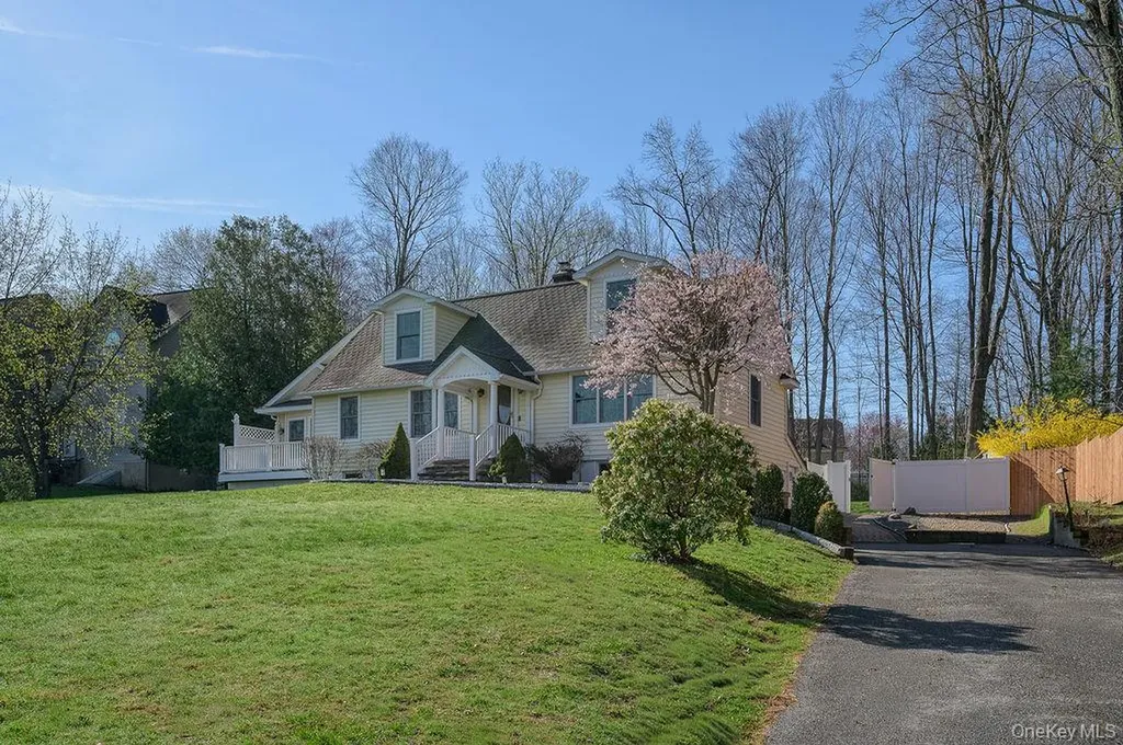12 Leeside Road Carmel NY 10512