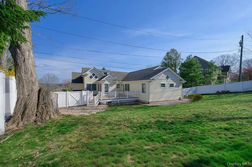 12 Leeside Road Carmel NY 10512