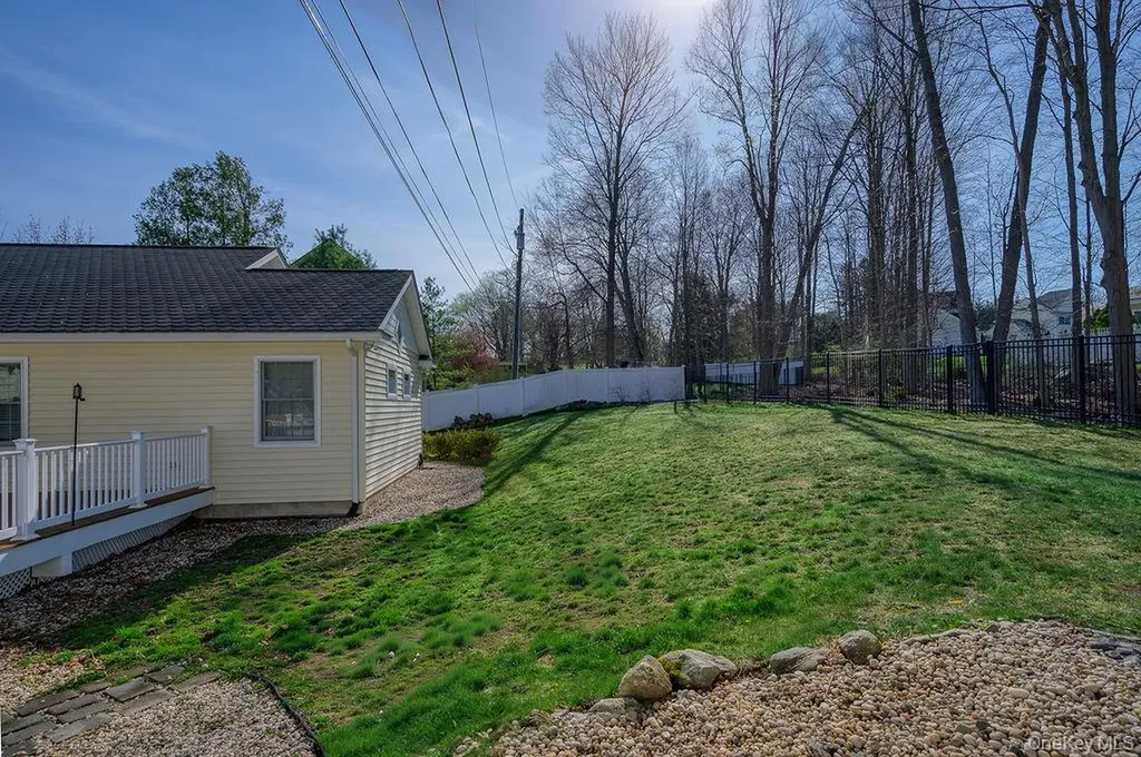 12 Leeside Road Carmel NY 10512
