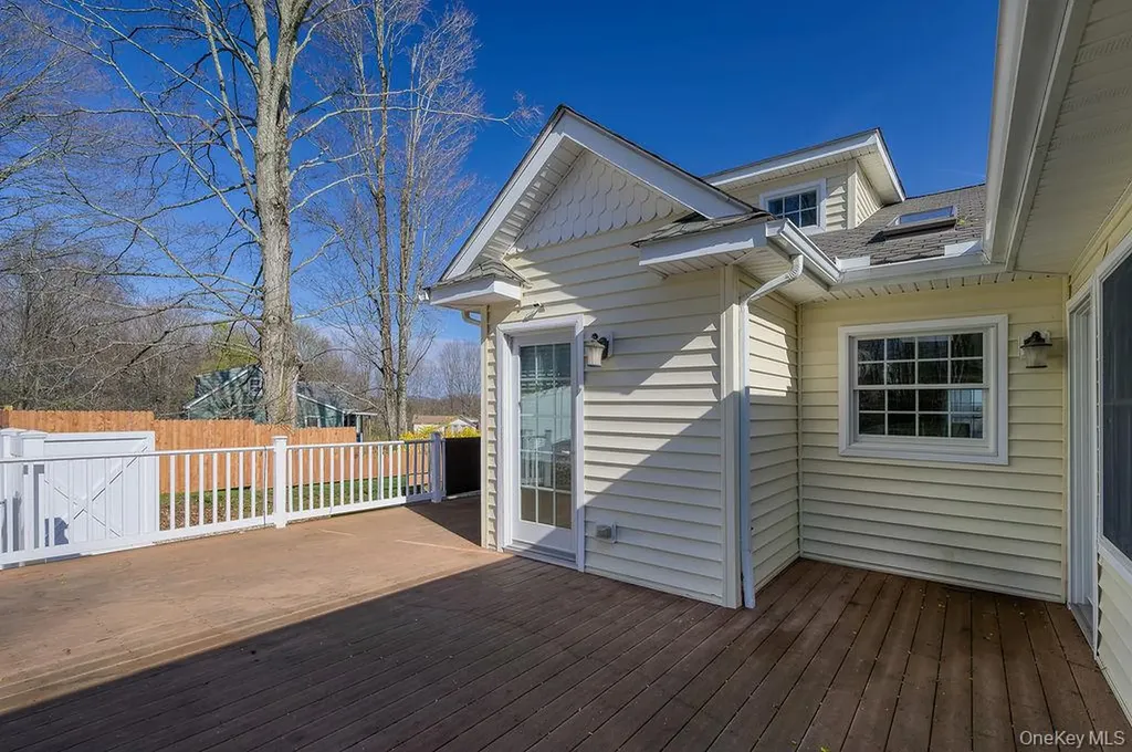 12 Leeside Road Carmel NY 10512